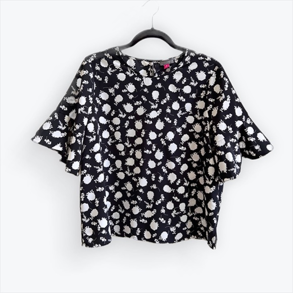 VINCE CAMUTO Flutter Sleeve Top Botanical Design Size: Med - Picture 3 of 7